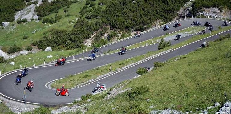 Motoraduno Stelvio International Metzeler Motoraduno Stelvio International Metzeler