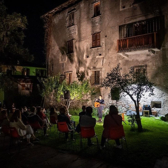 https://www.valtellina.it/flex/images/1/b/5/D.639614591ea0e72947be/serata_scur_…