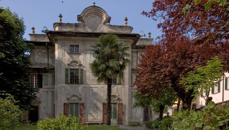 L'elegante settecentesco Palazzo Salis, situato proprio di fronte al castello di Chiavenna 